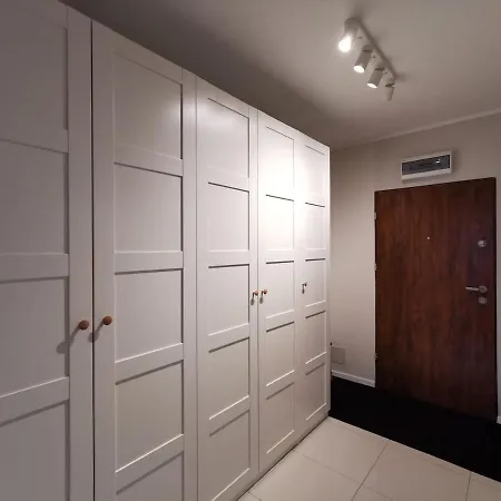Apartmenty Adler - White דירה
