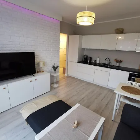 Apartmenty Adler - White שצ'צ'ין